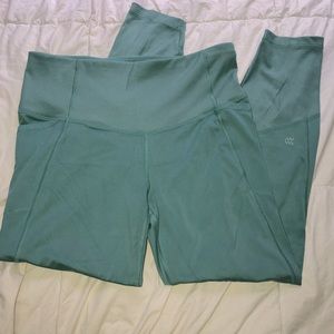 Softest leggings I’ve ever owned 🍵